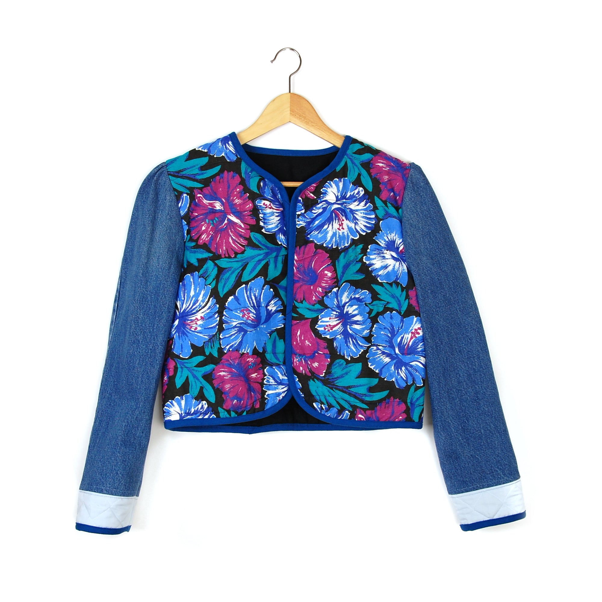 BLUE HIBISCUS 1 QUILTED JACKET - Late to the Party